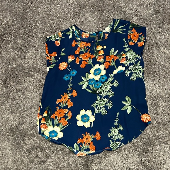 Lily White women’s short sleeve shirt, size large - Picture 7 of 7